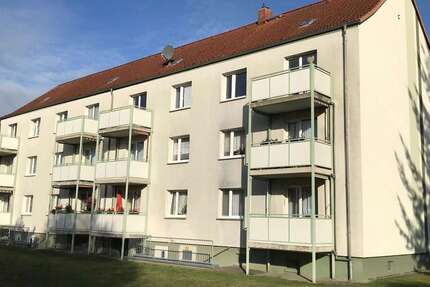 Wohnung zum Mieten in Warin 326 € 58.6 m² 2.5 zimmer