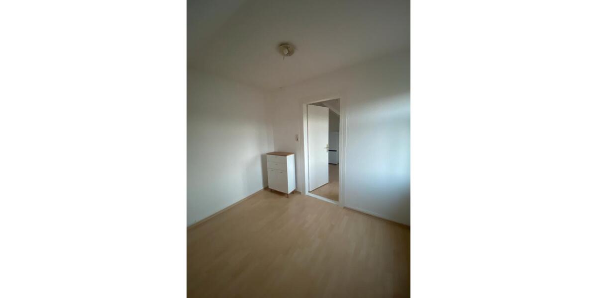 Dachgeschoßwohnung Bad Pyrmont - 3.5 Zimmer, 61 m&sup2;, 600&euro; | Angebot:25175461