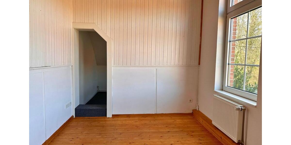 Dachgeschoßwohnung Wardenburg - 4 Zimmer, 130 m&sup2;, 950&euro; | Angebot:25377061