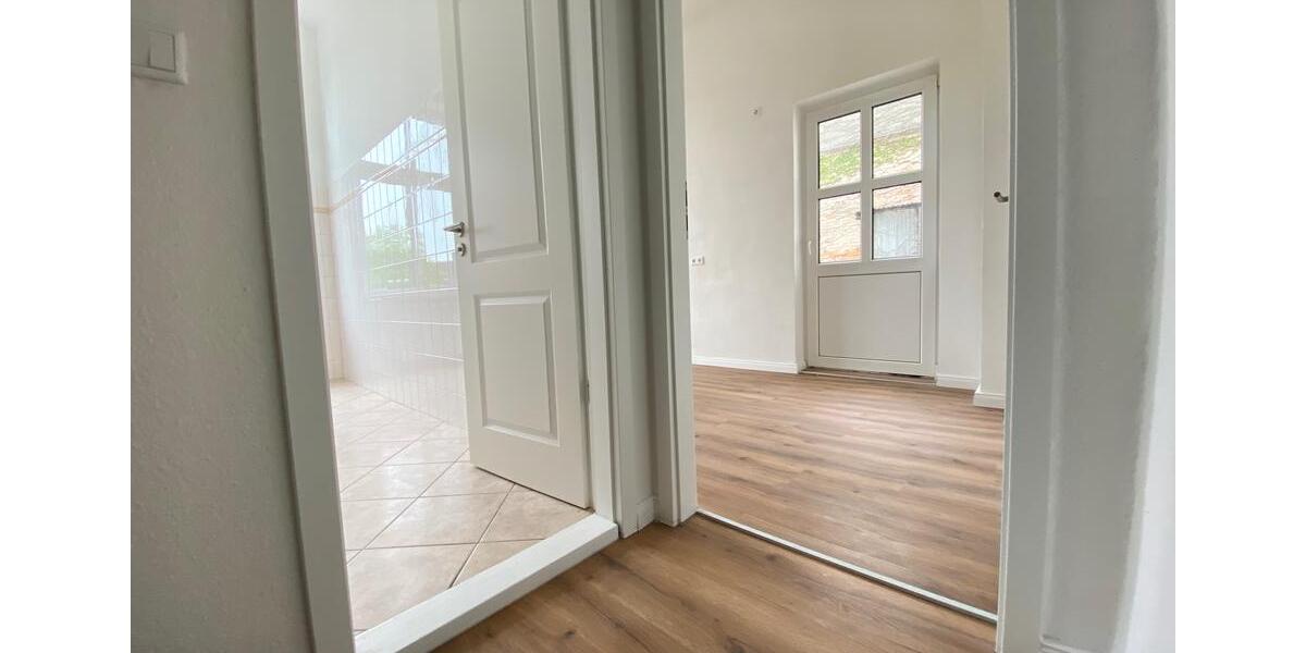 Etagenwohnung Güstrow - 4 Zimmer, 100 m&sup2;, 850&euro; | Angebot:25349003