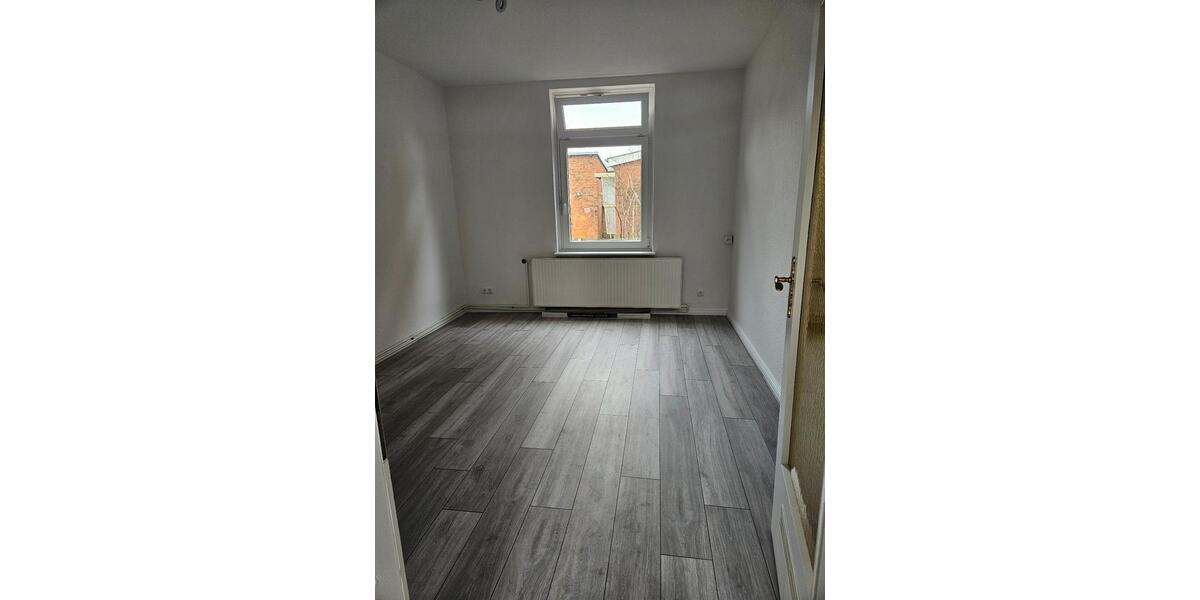 Erdgeschoßwohnung Büdelsdorf - 1 Zimmer, 28 m&sup2;, 305&euro; | Angebot:25869695