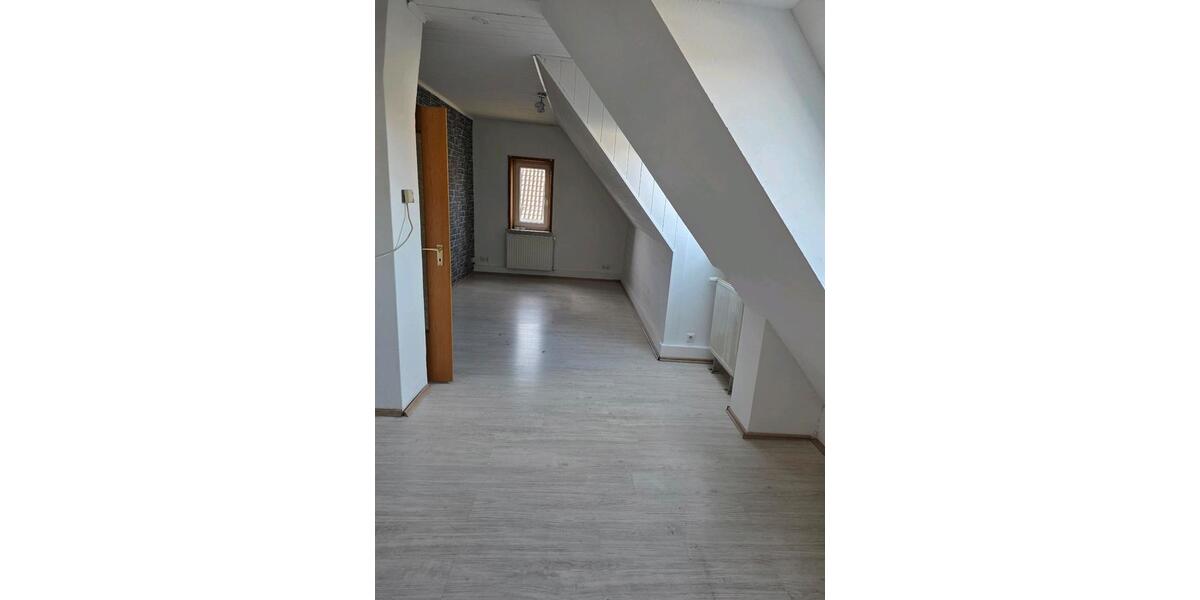 Dachgeschoßwohnung Sande - 2.5 Zimmer, 41 m&sup2;, 370&euro; | Angebot:25307381