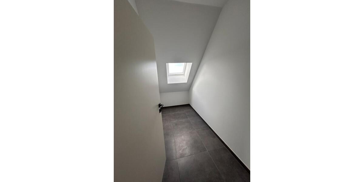 Dachgeschoßwohnung Monsheim - 2 Zimmer, 81 m&sup2;, 1.140&euro; | Angebot:25337530