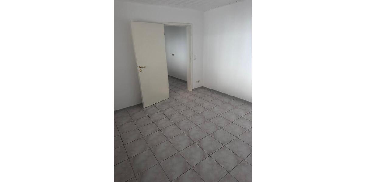 Erdgeschoßwohnung Hockenheim - 3.5 Zimmer, 85 m&sup2;, 1.150&euro; | Angebot:26637756