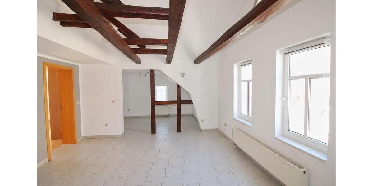 Ideal für Singles oder Paare: Attraktive Dachgeschosswohnung mit Stellplatz; auch Kauf möglich 2 zimmer