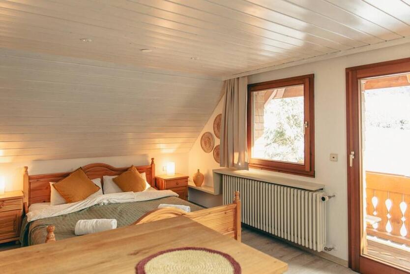 Großzügige Ein-Zimmer-Wohnung mit Einbauküche und Balkon