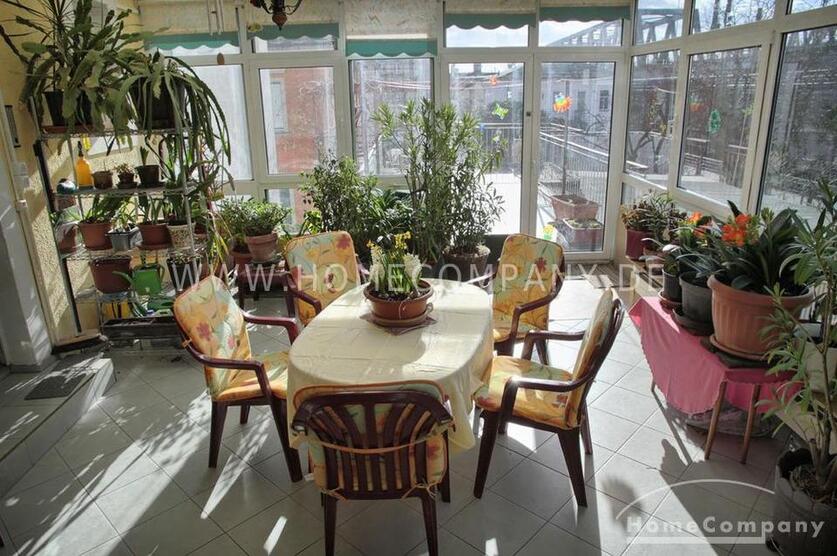 MöbliertFurnished 2-Zimmer Apartment mit Terrasse und Wintergarten in Dresden-Neustadt zimmer