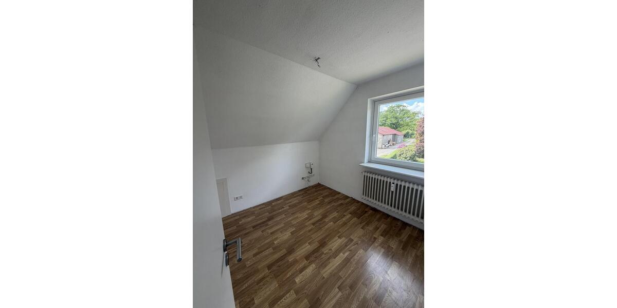 Dachgeschoßwohnung Henstedt-Ulzburg Ulzburg - 4 Zimmer, 60 m&sup2;, 550&euro; | Angebot:26638450