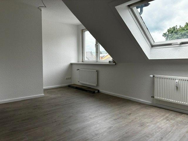 Dachgeschoßwohnung Bad Pyrmont - 5 Zimmer, 143 m&sup2;, 860&euro; | Angebot:26610283