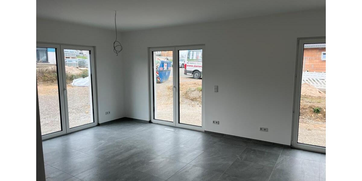 Doppelhaushälfte Eckersdorf - 5 Zimmer, 142 m&sup2;, 1.700&euro; | Angebot:26579628