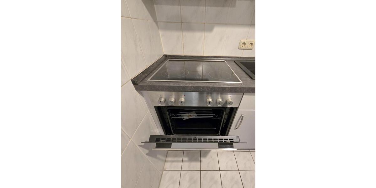 Tolle 2-Zimmer-Wohnung mit Einbauküche, Waschmaschine und Aufzug! - Dachgeschoßwohnung Chemnitz Lutherviertel | Angebot:26096660