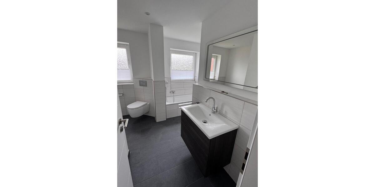 Etagenwohnung Wilhelmshaven Altengroden - 3 Zimmer, 93 m&sup2;, 850&euro; | Angebot:26665186