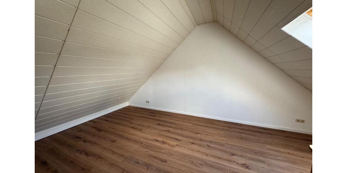 Etagenwohnung Düsseldorf Niederkassel - 4 Zimmer, 106 m&sup2;, 950&euro; | Angebot:26608721