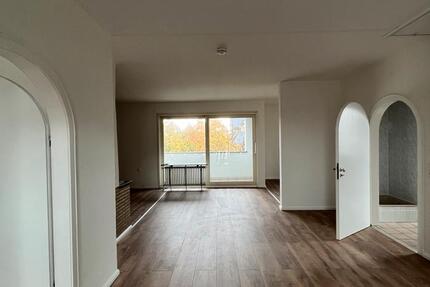 2-Zimmer Wohnung 2.OG Terrasse Balkon City Stellplatz Badewanne 2 zimmer