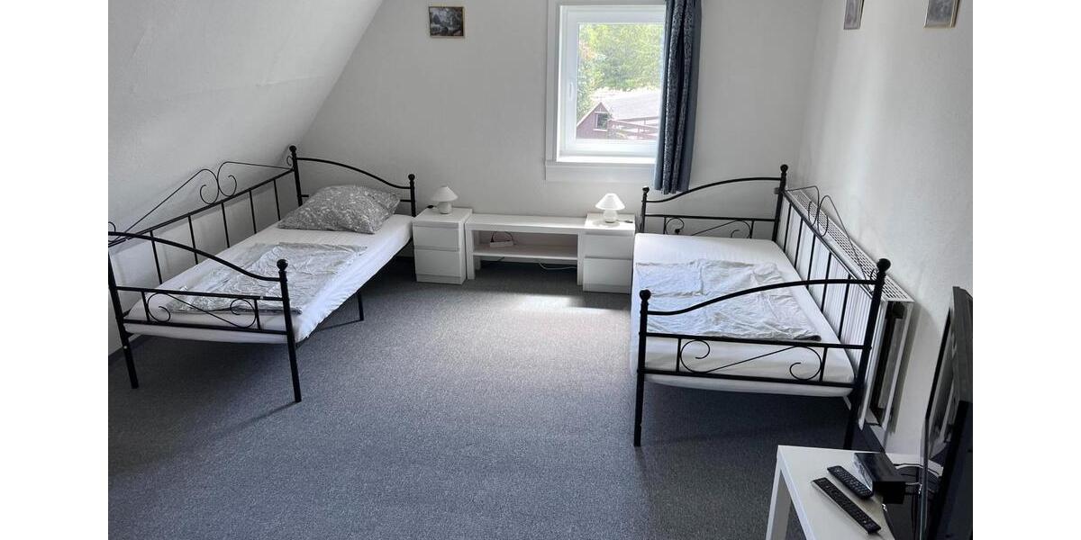 Wohnen auf Zeit Altenberg - 10 Zimmer, 650 m&sup2;, 13&euro; | Angebot:24437574