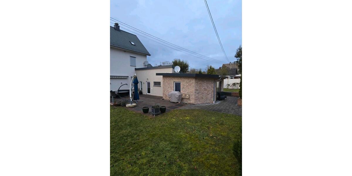 Einfamilienhaus Hundsangen - 6 Zimmer, 240 m&sup2;, 1.800&euro; | Angebot:25064673