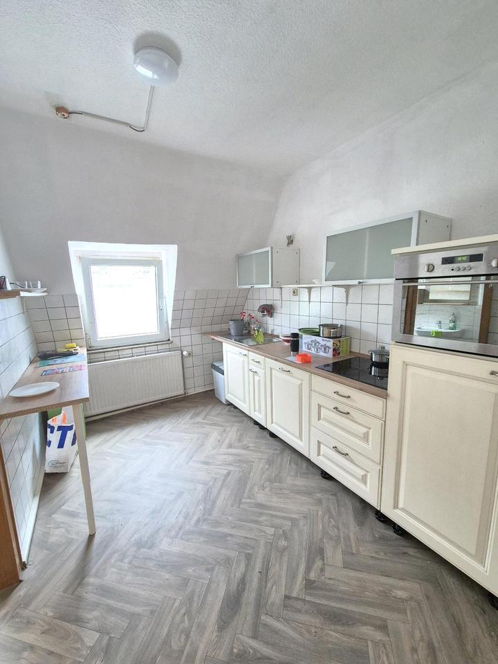 WG-Zimmer möbliert
