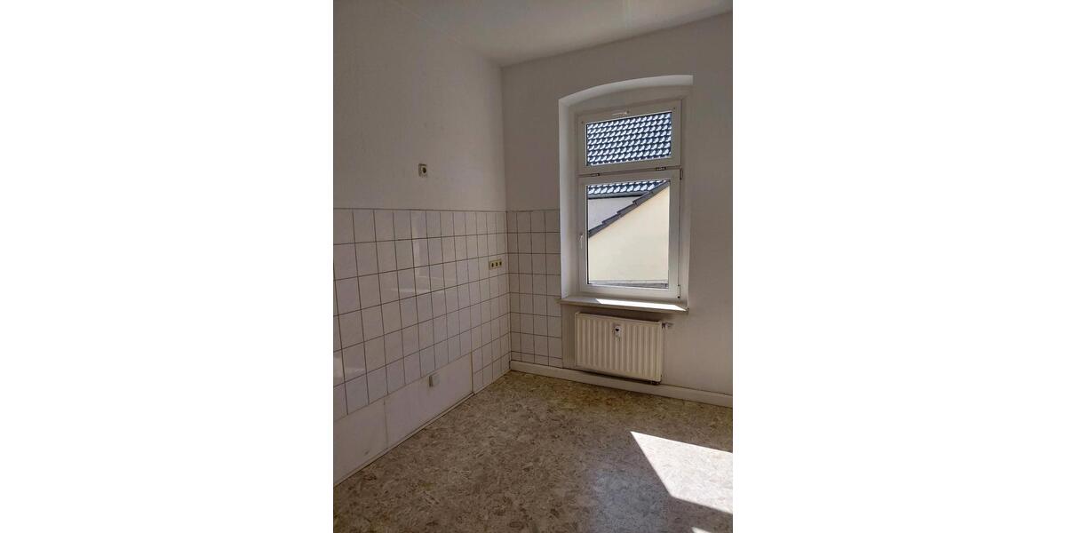 Etagenwohnung Pegau - 4 Zimmer, 80 m&sup2;, 610&euro; | Angebot:26373824
