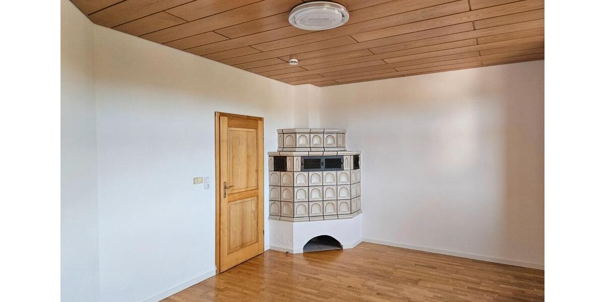 Dachgeschoßwohnung Eltmann - 3 Zimmer, 70 m&sup2;, 650&euro; | Angebot:26413658