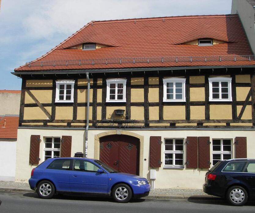 Radeburg: Charmantes Fachwerkhaus, liebevoll saniert, kleiner Hof