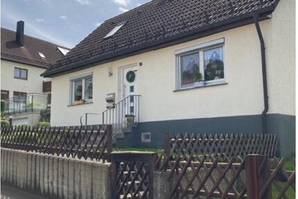 Einfamilienhaus mit Garage, Garten, Pavillon und Schuppen 3 zimmer