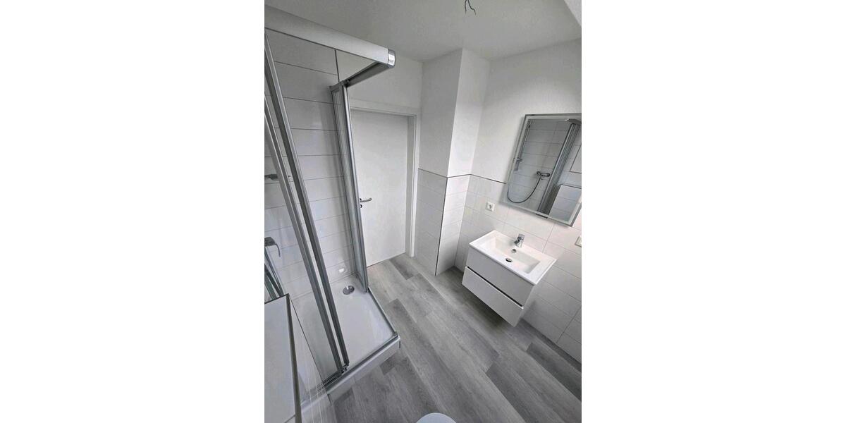 Dachgeschoßwohnung Radevormwald - 3 Zimmer, 76 m&sup2;, 1.100&euro; | Angebot:26506469