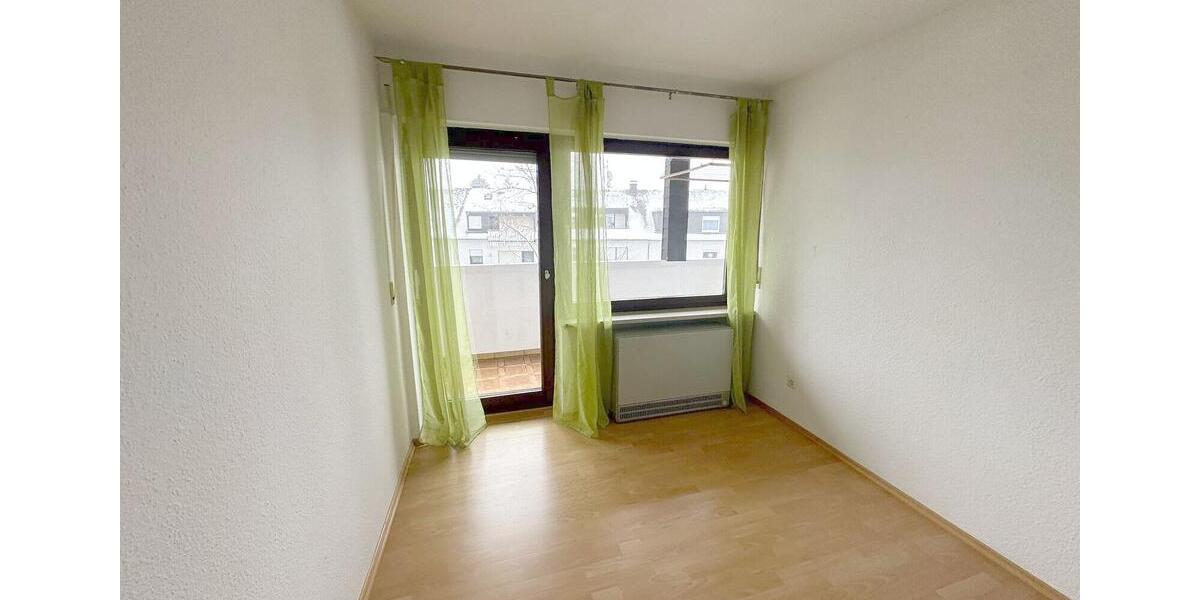 Föhren: Gepflegte 3ZKB - Wohnung mit großzügigem Balkon und Stellplatz! 3 zimmer