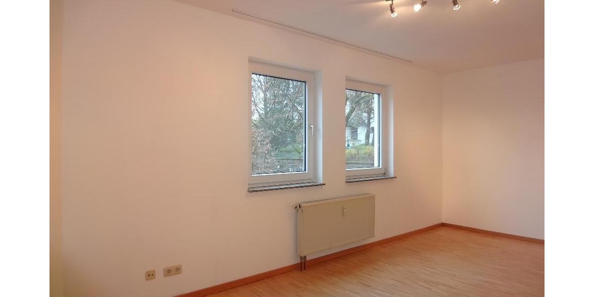 2 ZKBB* KFZ-Stell* max. 1 Pers* kl. EBK* Wannenbad* Parketboden* S-W BalkonLoggia* DA-Bessungerstr. - Etagenwohnung Darmstadt / Bessungen Bessungen | Angebot:27092927