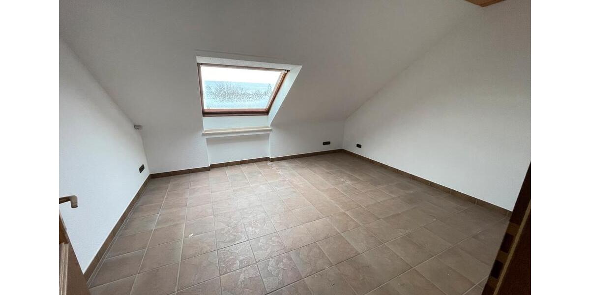 Dachgeschoßwohnung Mönchengladbach - 2 Zimmer, 70 m&sup2;, 690&euro; | Angebot:24454370