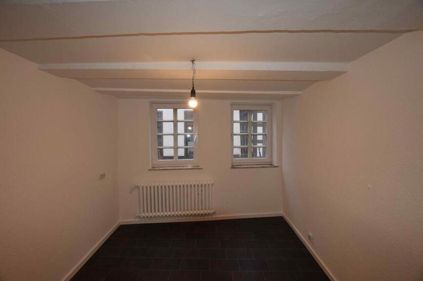 +++ Ich wurde renoviert! Charmante 4-Raumwohnung über 2 Etagen mit Tageslichtbad +++ zimmer