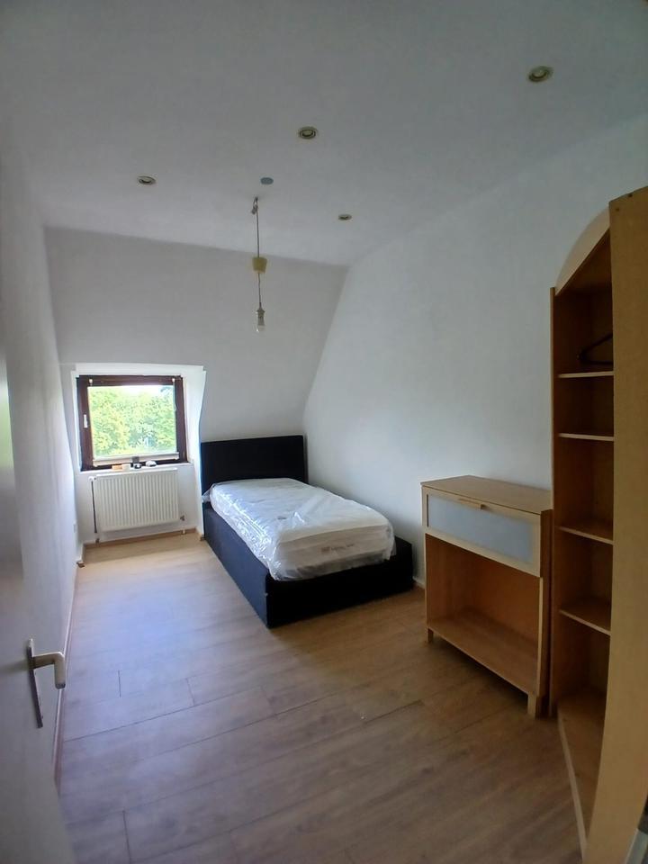 frei *möbl. WG- Zimmer in Wersten * Gute Verkehranbindung!