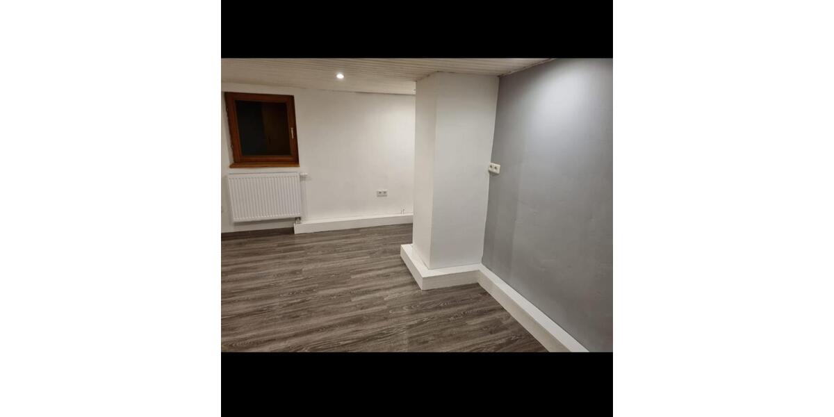 Etagenwohnung Grebenstein - 8 Zimmer, 170 m&sup2;, 1.000&euro; | Angebot:26549745