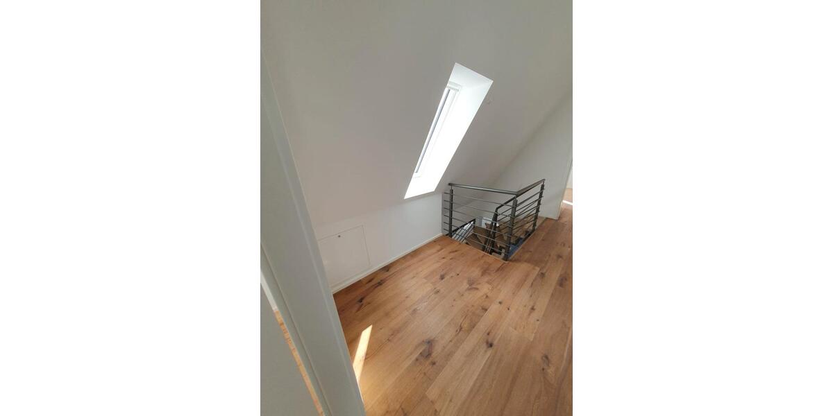 Maisonettenwohnung Stuttgart Feuerbach - 4 Zimmer, 140 m&sup2;, 1.899&euro; | Angebot:26045328