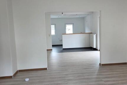 Wohnung Schmelz - 5 Zimmer, 124 m&sup2;, 850&euro; | Angebot:26167118