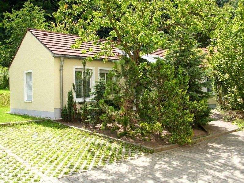 Etagenwohnung Radebeul - 2 Zimmer, 40 m&sup2;, 510&euro; | Angebot:26165008