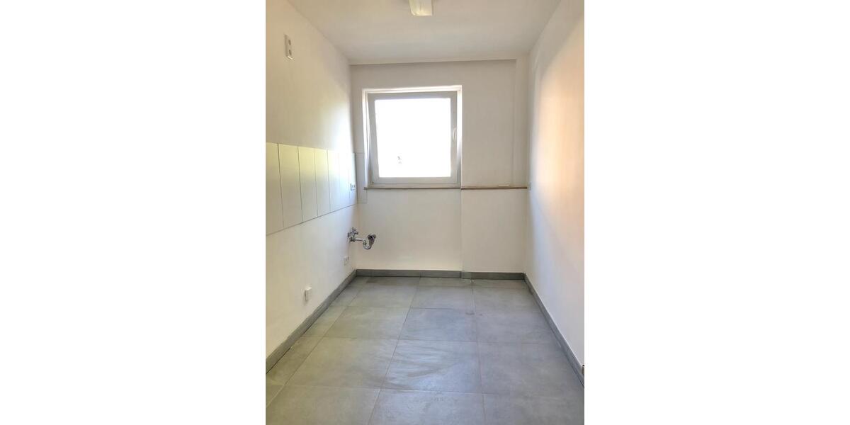 Etagenwohnung Mönchengladbach - 3 Zimmer, 90 m&sup2;, 900&euro; | Angebot:26423169