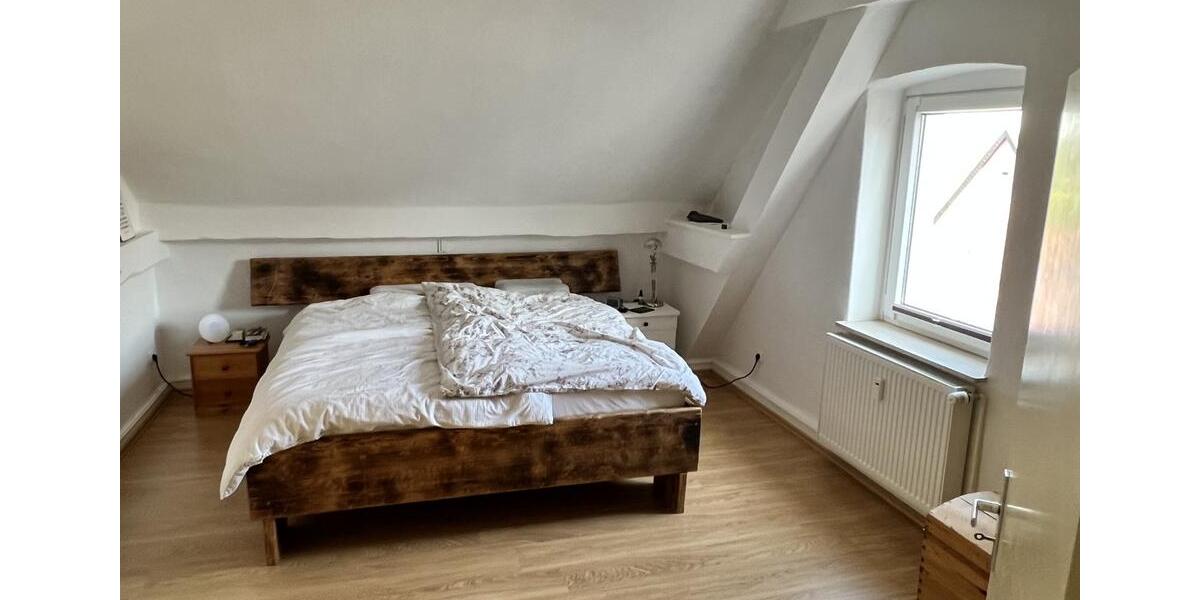 Dachgeschoßwohnung Hünfeld - 5 Zimmer, 110 m&sup2;, 950&euro; | Angebot:25899307