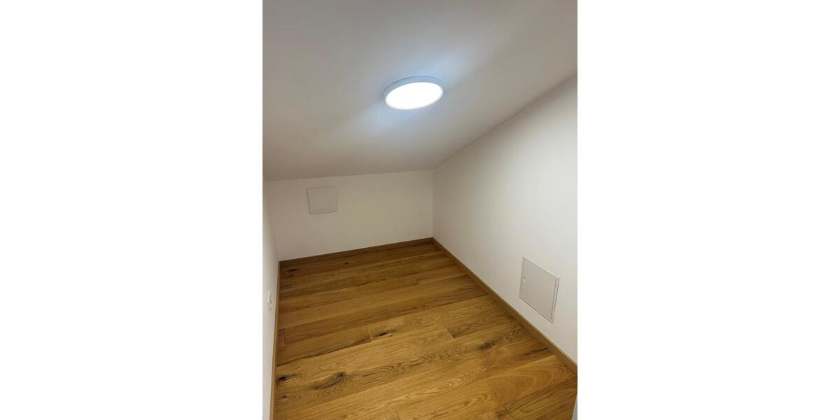 Dachgeschoßwohnung Rimsting - 4 Zimmer, 126 m&sup2;, 2.180&euro; | Angebot:25289066