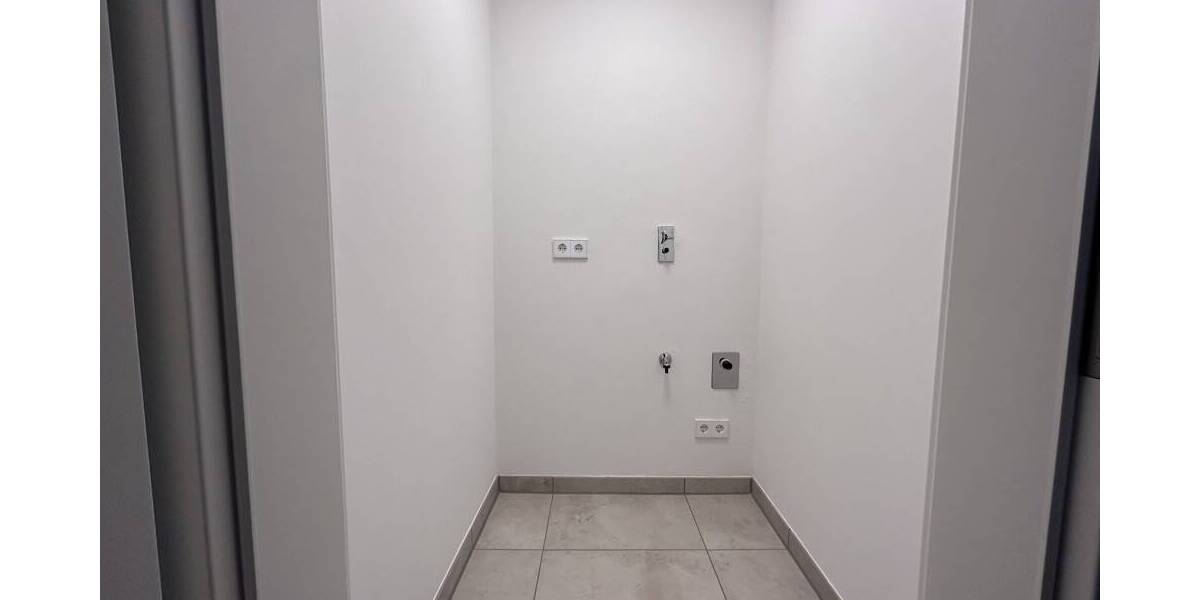 Etagenwohnung Vaihingen an der Enz - 2 Zimmer, 77 m&sup2;, 1.000&euro; | Angebot:26055106