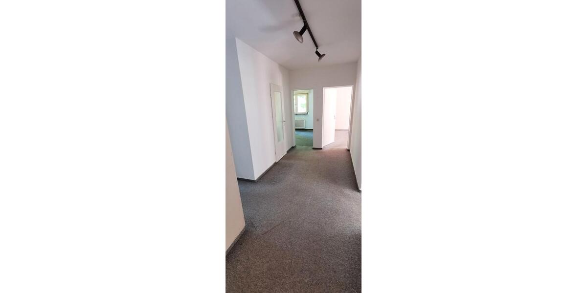Hochparterre Neu-Isenburg Isenburg - 4 Zimmer, 102 m&sup2;, 1.100&euro; | Angebot:26601844