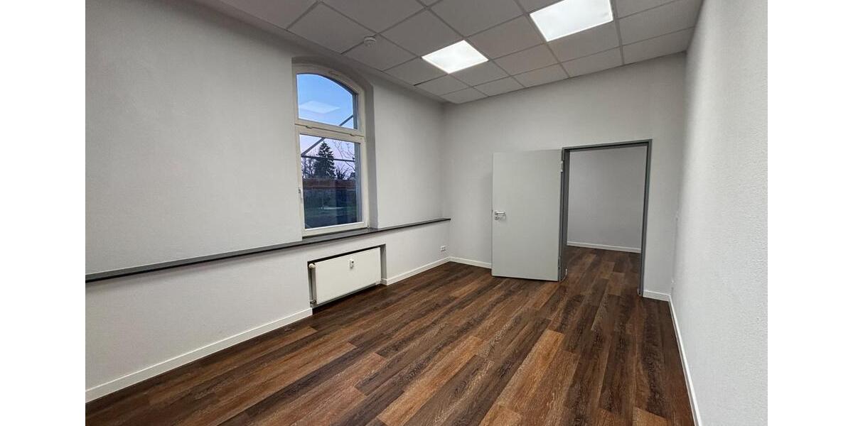 Erdgeschoßwohnung Zerbst (Anhalt) - 5 Zimmer, 135 m&sup2;, 810&euro; | Angebot:25855758