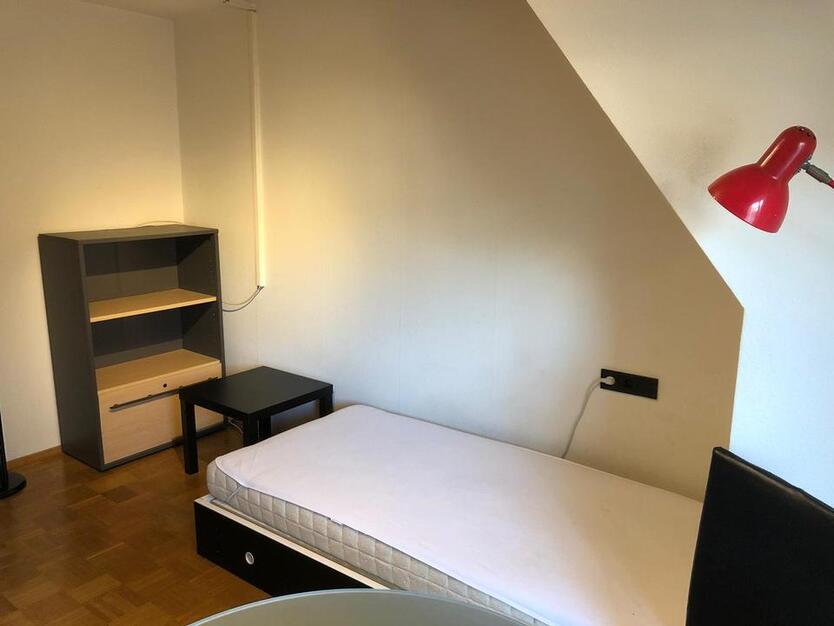 Vermiete WG- Zimmer in der Kirchheimerstr. in 72622 Nürtingen