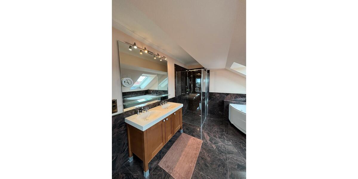 Dachgeschoßwohnung Ludwigsfelde - 3 Zimmer, 70 m&sup2;, 1.100&euro; | Angebot:25087158