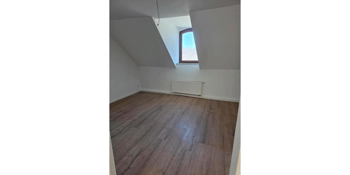 Dachgeschoßwohnung Marburg - 4 Zimmer, 87 m&sup2;, 570&euro; | Angebot:24909730