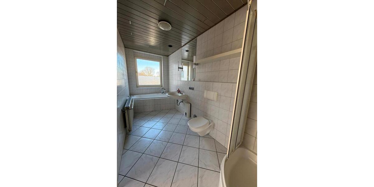 Etagenwohnung Wagenfeld - 5 Zimmer, 130 m&sup2;, 900&euro; | Angebot:25325303