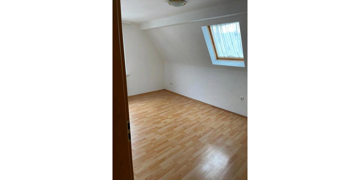 Dachgeschoßwohnung Lüdenscheid Staberg - 1 Zimmer, 39 m&sup2;, 370&euro; | Angebot:24731082