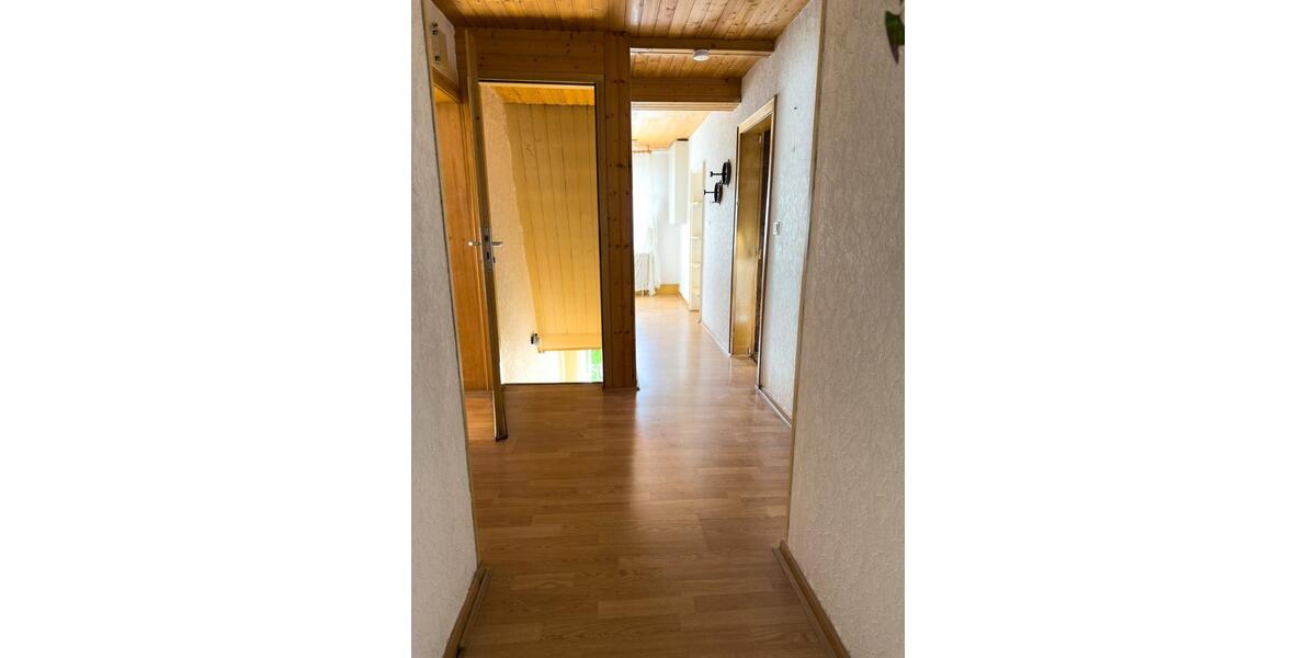 Etagenwohnung Kreuztal - 4 Zimmer, 138 m&sup2;, 1.139&euro; | Angebot:25235945