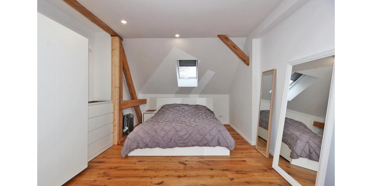 Dachgeschoßwohnung Zossen - 1 Zimmer, 92 m&sup2;, 1.050&euro; | Angebot:26121260