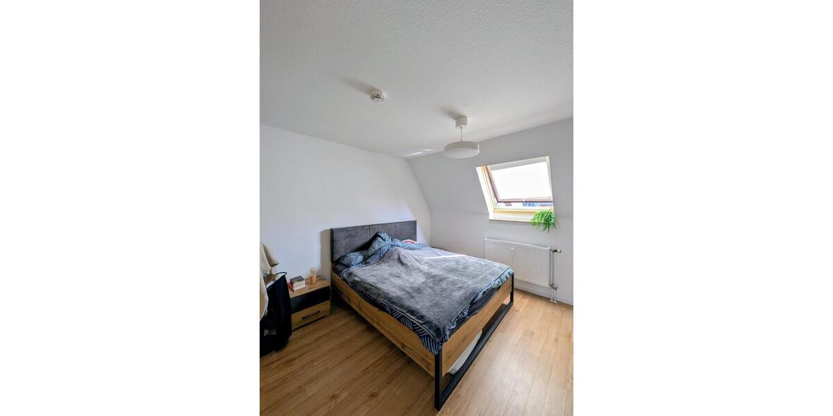 Dachgeschoßwohnung Elmshorn - 3 Zimmer, 74 m&sup2;, 900&euro; | Angebot:26635390