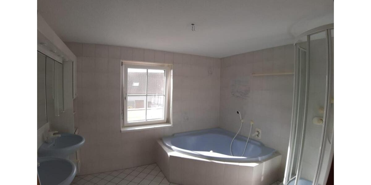 Etagenwohnung Albbruck - 3 Zimmer, 128 m&sup2;, 900&euro; | Angebot:24806639